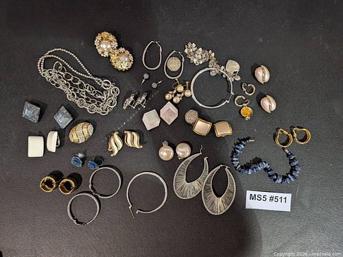 Costume Jewelry Mixed Lot: Earrings, Necklaces, Bracelets, Brooch (1 of 4)
