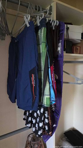 Medium Lot Mixed Cotton & Knit Clothing B (1 of 17)