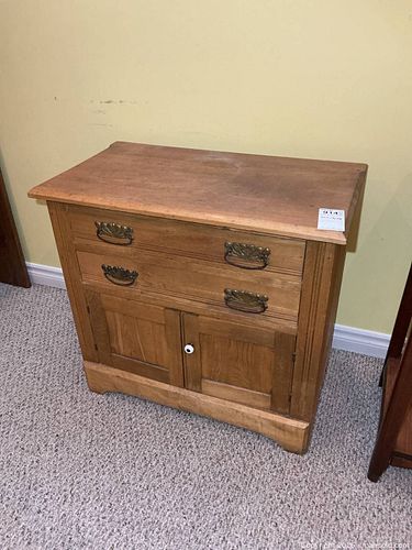 Lot #914 (1 of 6)