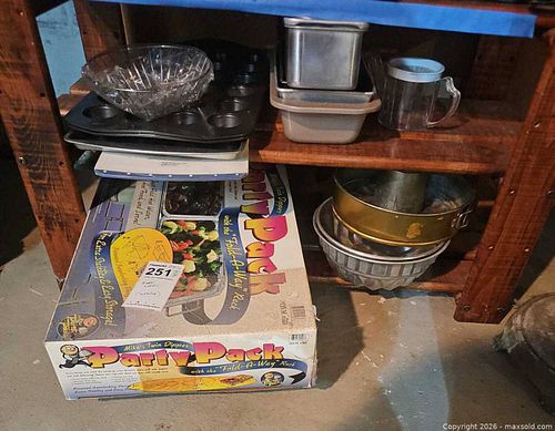 Bakeware & Kitchen Lot — Pans, Chafing Dish, Cutting Board and More B (1 of 16)
