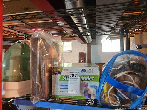Mixed Lot: Bissell Little Green, Mabis Steam Inhaler, Book C (1 of 16)