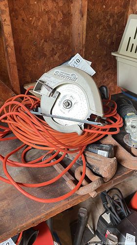 Mixed Lot: Circular Saw, Angle Grinder, Extension Cord, Metal Hardware B (1 of 10)