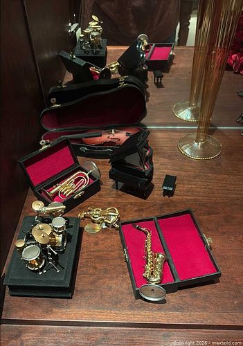 Miniature Gold-Tone Musical Instrument Collectible Set (1 of 11)