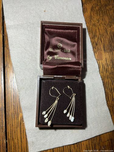 Earrings  (1 of 5)