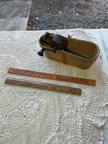 Old tools and rulers (1 of 8)