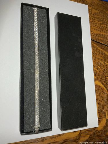 Lot #895 (1 of 7)