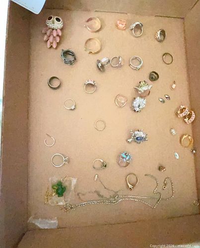 Fashion Rings, Owl Brooch, Necklaces, Earrings (1 of 11)