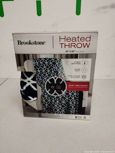 Brookstone Heated Throw 50 x 60 Navy/White Geometric Pattern (1 of 3)