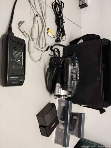 Panasonic MiniDV Camcorder 26x Optical / 300x Digital (1 of 9)