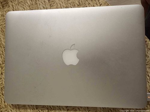 Apple a1502 MacBook Pro (1 of 6)