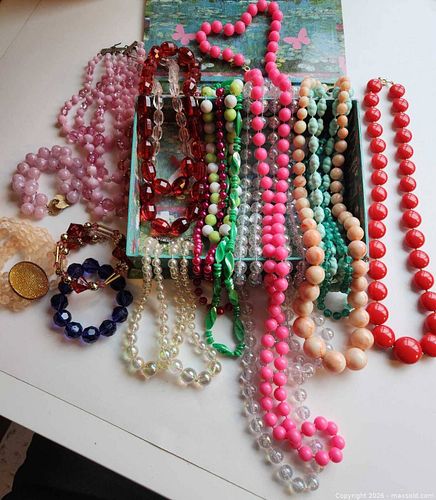 Box of Beaded Statement Necklaces and Bracelets Costume Jewelry  (1 of 4)