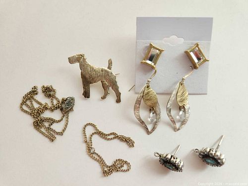 Mixed Metal Jewelry Lot: Earrings, Brooch & 2 Necklace Chains (1 of 4)