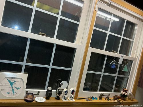 Decor And Collectibles B (1 of 10)