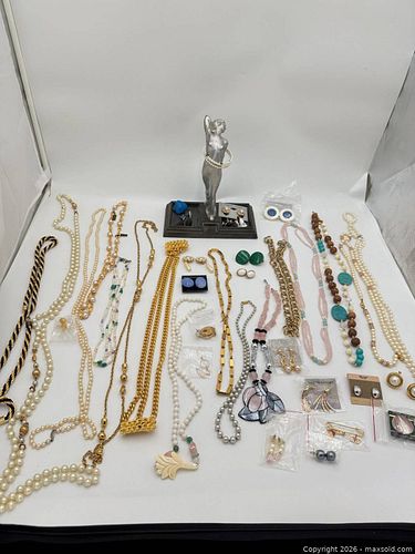 Lot #160 (1 of 19)