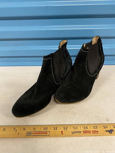 Hush Puppies Black Suede Ankle Boots, Women's US 8 (1 of 8)