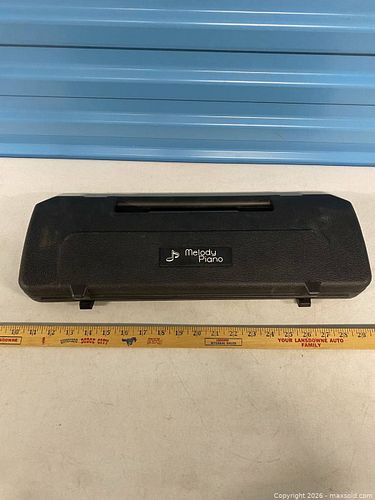 Melody Piano 26-Key Melodica / Pianica, Yellow & Black (1 of 6)