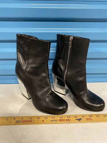 Women's Size 9 Black Leather Ankle Heeled Boots McQ. Italy (1 of 10)