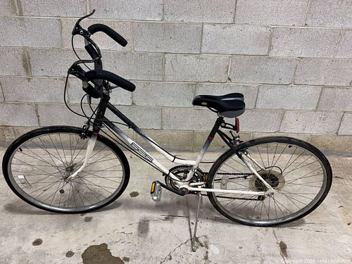 Unknown/Generic Steel Frame 700c Road/Commuter Bike, Multi-Speed (1 of 5)
