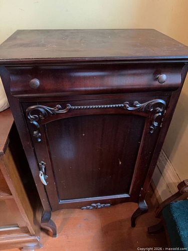 Antique Side Table (1 of 6)