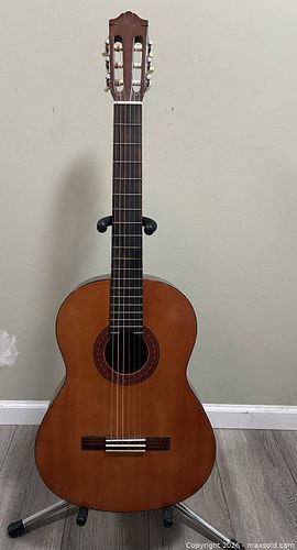 Vintage Yamaha 6-String C40 Classical Nylon Guitar (1 of 7)