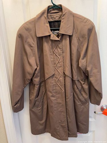 London Fog Tan/Beige Trench Coat, Medium (1 of 8)