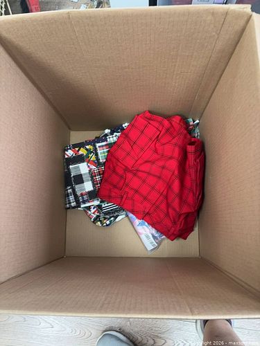 Women's Clothing Lot — Tops, Sweaters, Jeans, Mixed Sizes (1 of 9)