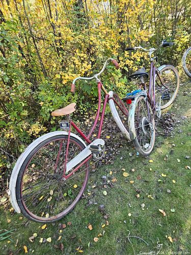 2x 1950s Vintage Bicycles (1 of 10)