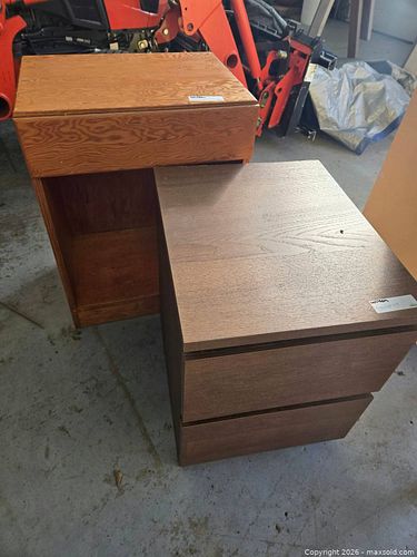 2x Nightstands/Cabinets (1 of 3)