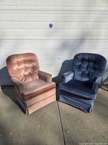 2x Vintage Swivel Armchairs  (1 of 7)
