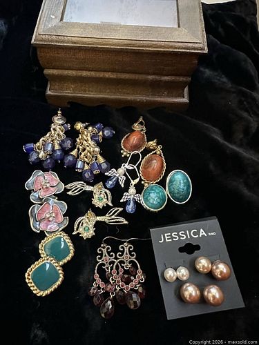 Earrings Lot with Wooden Jewelry Box (1 of 12)