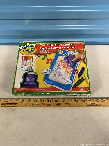Crayola Musical Rub-Art Station Drawing Board (1 of 4)
