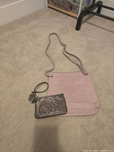 Roots Crossbody Bag & Coach Floral Wristlet (1 of 5)