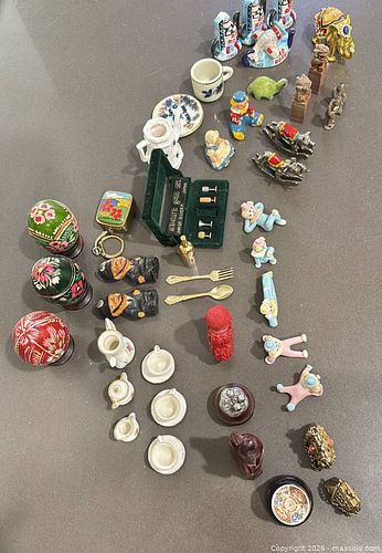 Mixed Small Collectibles & Figurines Lot (50+pcs) (1 of 9)