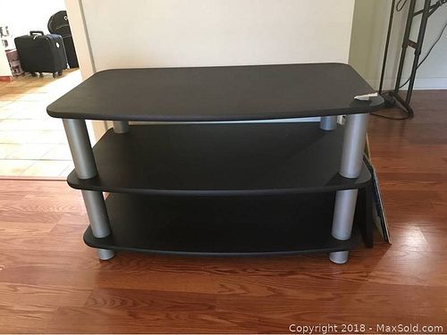 Lot #0240 (1 of 4)
