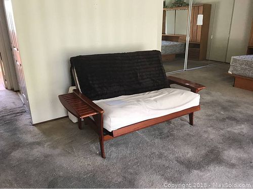 Lot #0274 (1 of 6)