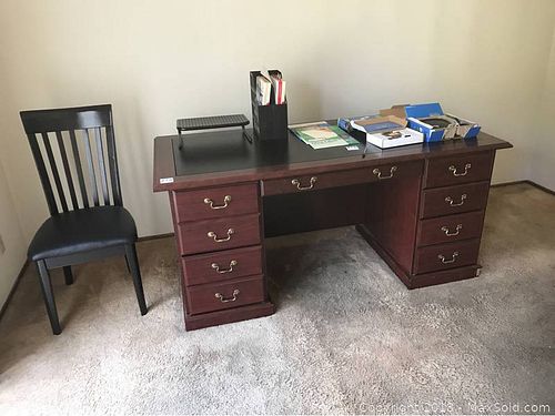 Lot #0275 (1 of 7)