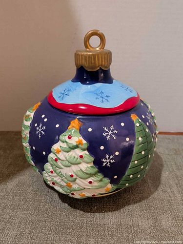 Gallery Collection Ceramic Christmas Cookie Jar (1 of 6)
