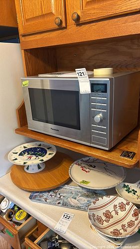 Countertop Microwave C (1 of 8)