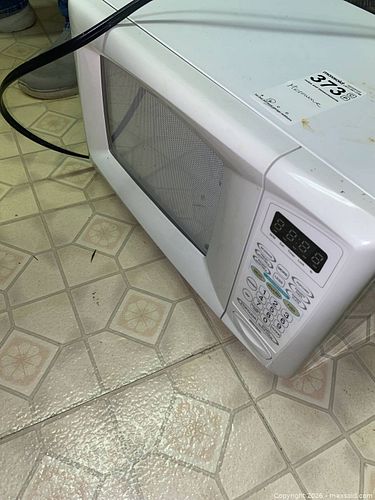 Emerson Countertop Microwave B (1 of 7)