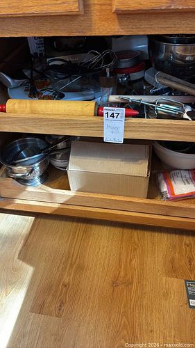 Mixed kitchen utensils & small appliances lot with mixing bowls C (1 of 6)