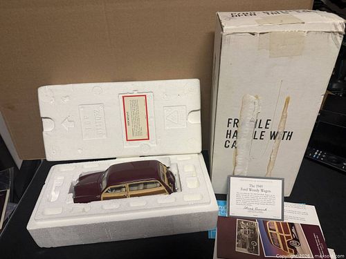 1949 Ford Woody Wagon B11TQ52 Burgundy, Franklin Mint 1:24 Scale (1 of 9)