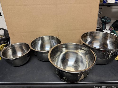 Set of 4 oggi mixing bowls  (1 of 6)