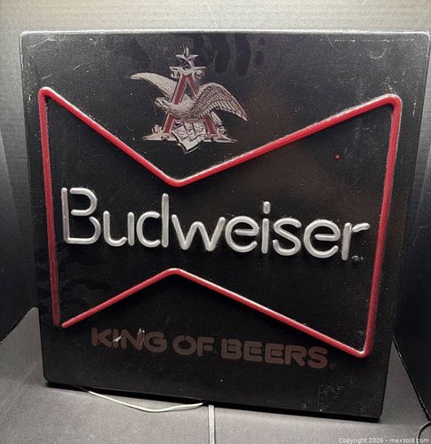 Vintage Budweiser King of Beer Blue Lighted Sign Neon ManCave Bar (1 of 3)