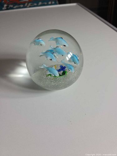 Dynasty Gallery Glass Fish Aquarium Paperweight (1 of 3)