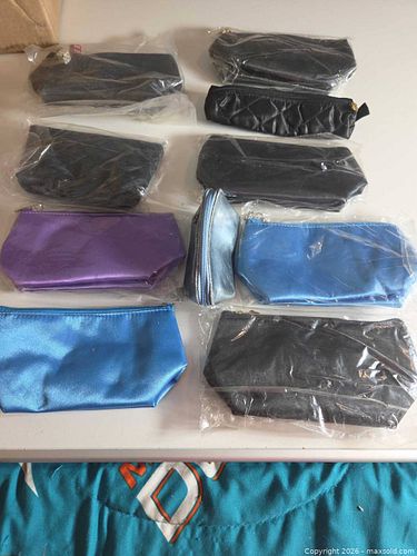 Lot of 10 Assorted Cosmetic Pouches coin purses  - Black, Blue, Purple (1 of 7)
