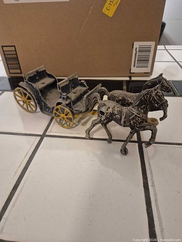 Vintage Tin Toy Carriage with Pair of Horses, Made in U.S.A. (1 of 6)