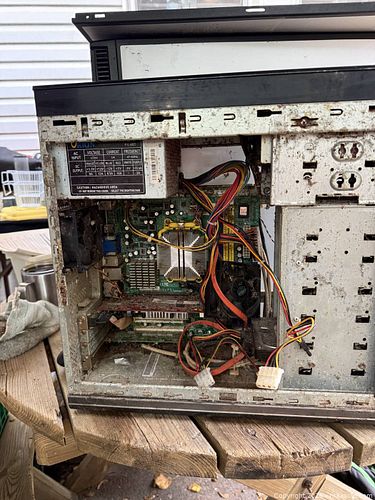 A LOT OF 3 PC COMPUTERS FOR PARTS. ALL AS IS. (1 of 1)