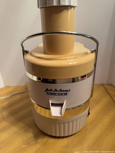 Jack LaLanne's Centrifugal Juicer, Beige with Chrome Trim (1 of 9)