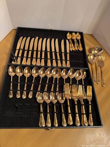 Wm Rogers & Sons Enchanted Gold-Plated Ornate Floral 58-Piece Flatware Set (1 of 18)