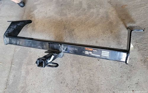 Curt Class 2 - 1.25" Trailer Hitch Receiver  (1 of 5)